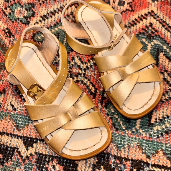 Salt Water Sandals by Hoy girl 11 gold - Picture 1 of 4